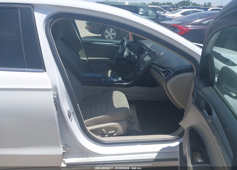 2020 FORD FUSION VIN: 3FA6P0T90LR251112