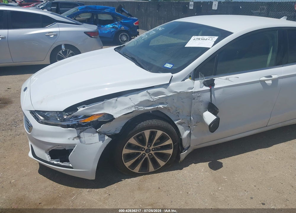 2020 FORD FUSION VIN: 3FA6P0T90LR251112