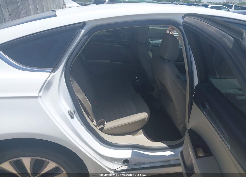 2020 FORD FUSION VIN: 3FA6P0T90LR251112