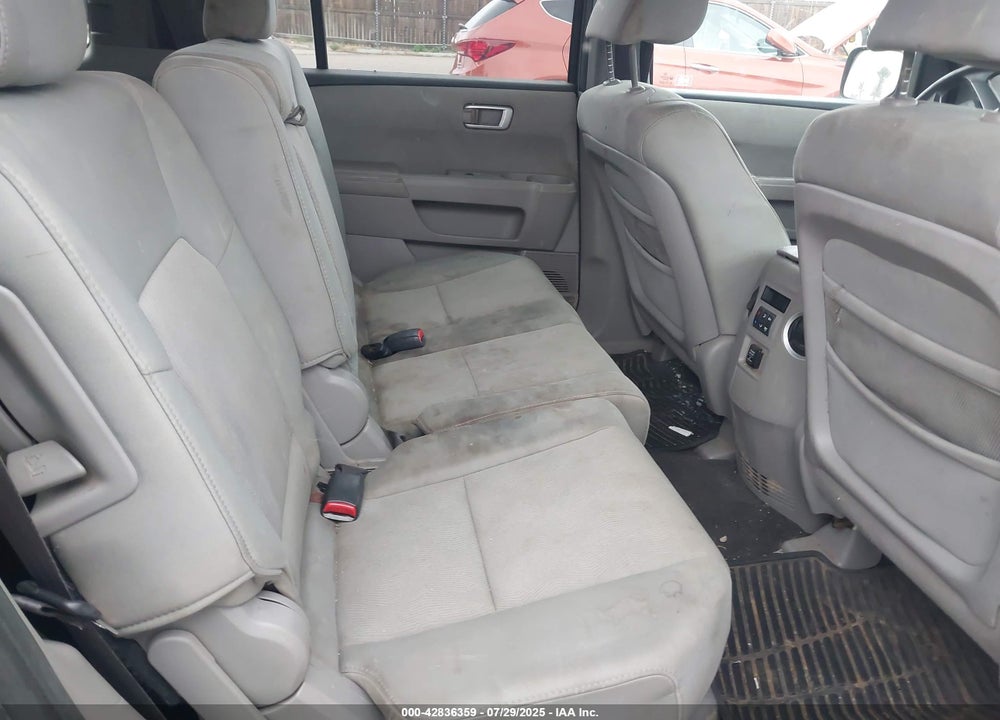 2010 HONDA PILOT VIN: 5FNYF4H25AB006300