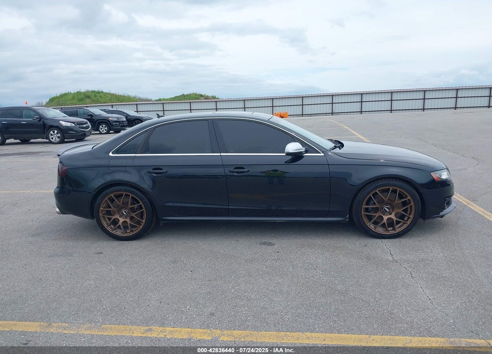 2010 AUDI S4 VIN: WAUMGAFL1AA065842