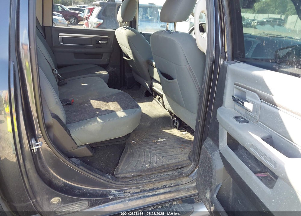 2019 RAM 1500 VIN: 1C6RR7TT7KS566358