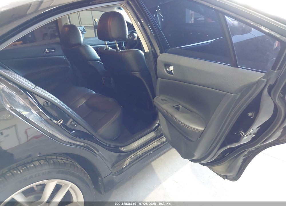 2010 NISSAN MAXIMA VIN: 1N4AA5AP5AC834118