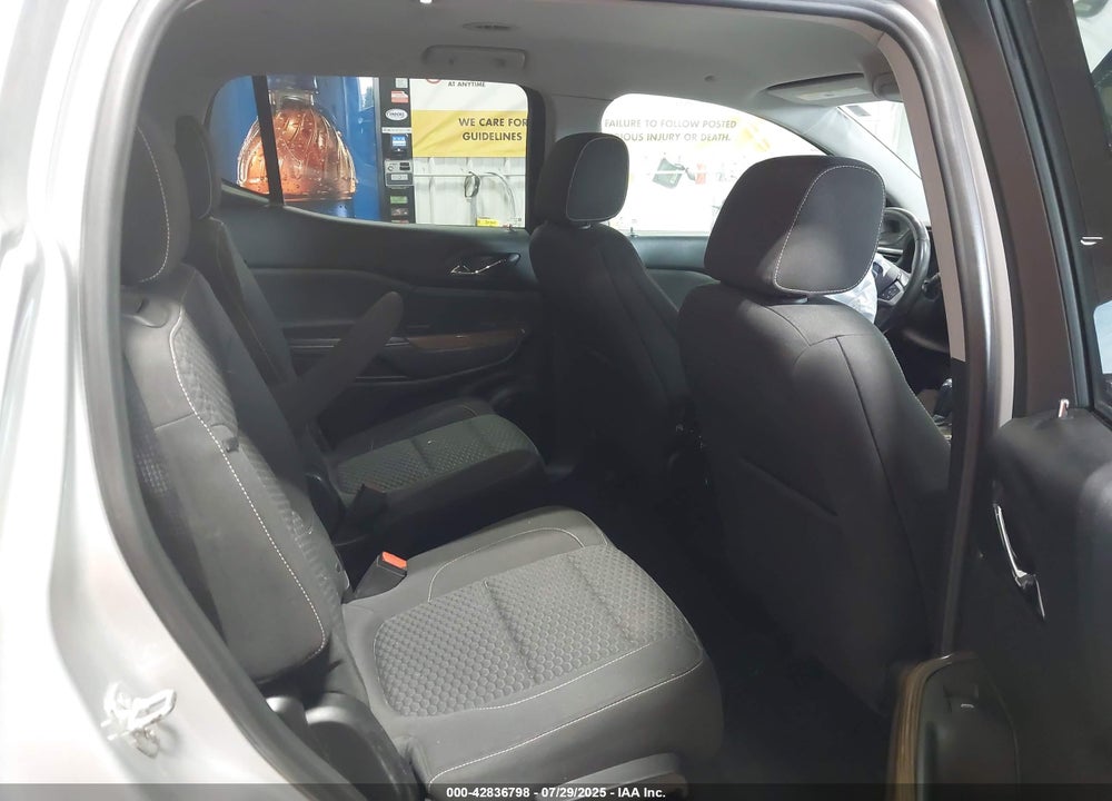 2018 GMC ACADIA VIN: 1GKKNLLA2JZ243908