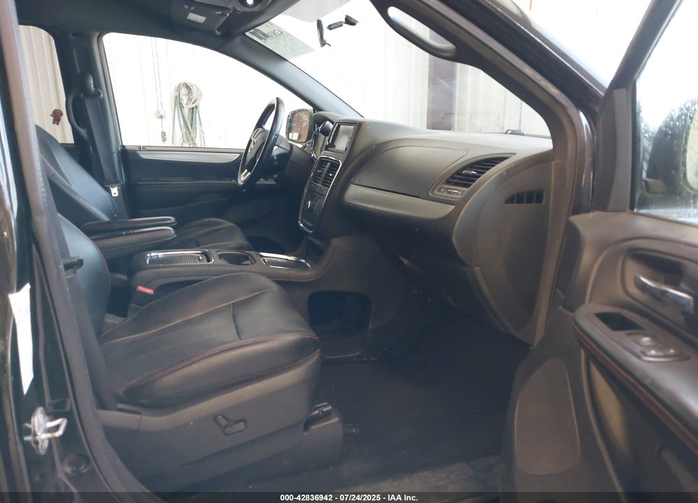 2014 DODGE GRAND CARAVAN R/T VIN: 2C4RDGEG6ER181208