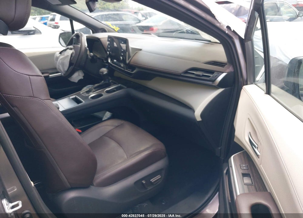 2021 TOYOTA SIENNA VIN: 5TDERKEC0MS050135
