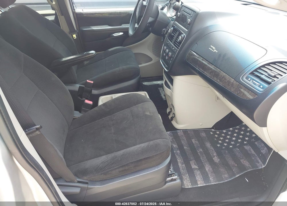 2011 DODGE GRAND CARAVAN VIN: 2D4RN4DG6BR795929