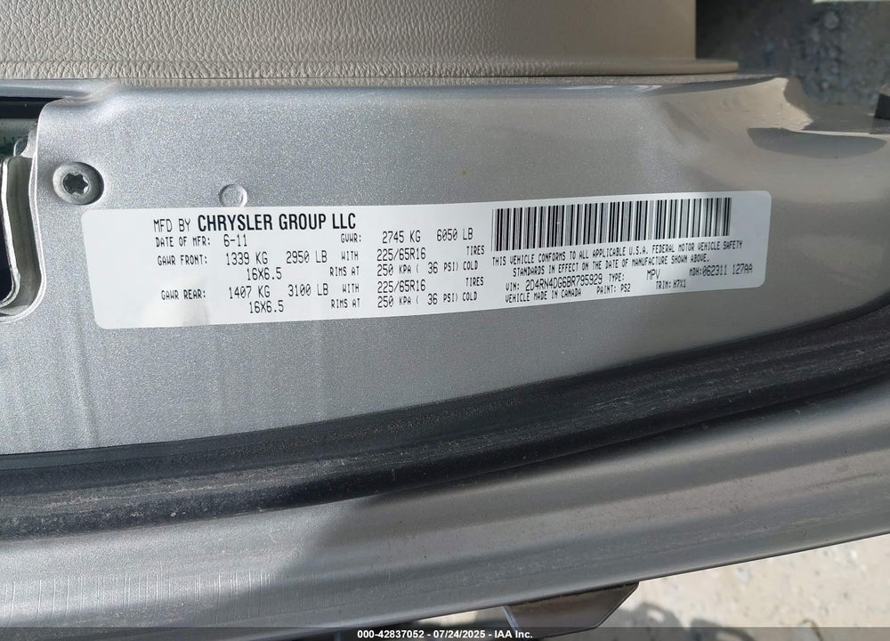 2011 DODGE GRAND CARAVAN VIN: 2D4RN4DG6BR795929