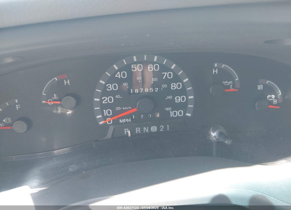 2003 FORD E 150 VIN: 1FTRE14263HA27557