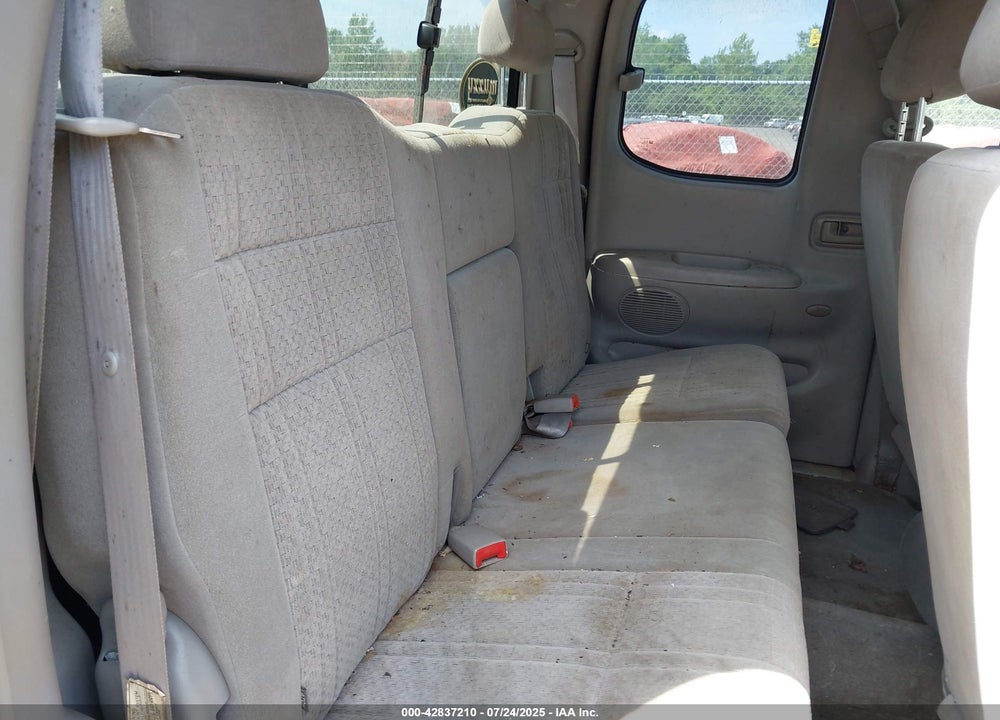 2004 TOYOTA TUNDRA SR5 V8 VIN: 5TBBT44154S440690