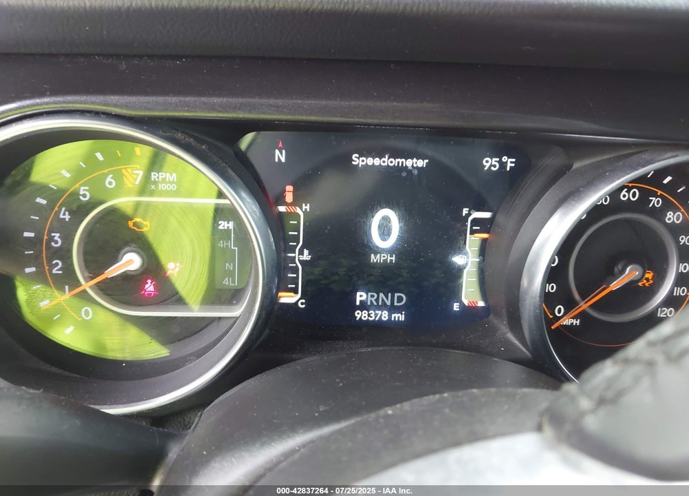 2021 JEEP WRANGLER UNLIMITED SAHARA ALTITUDE 4X4 VIN: 1C4HJXEG7MW703967