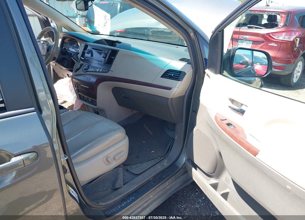 2012 TOYOTA SIENNA XLE 7 PASSENGER VIN: 5TDDK3DC5CS046555