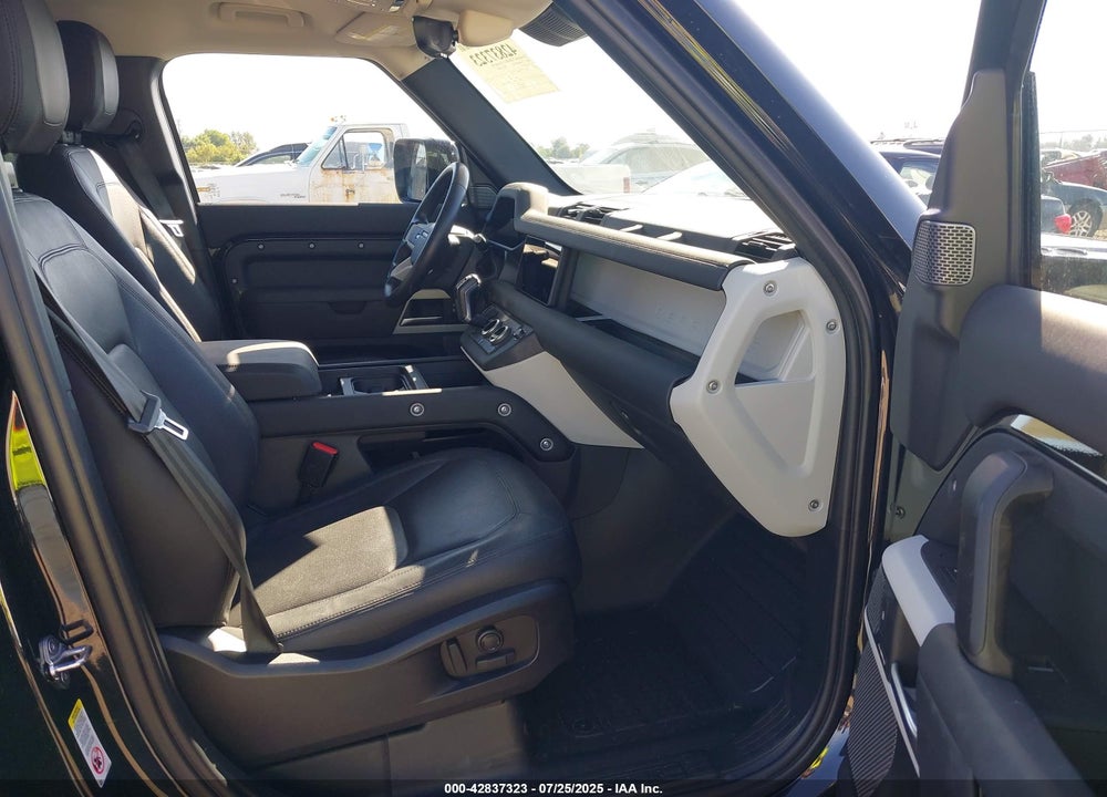 2024 LAND ROVER DEFENDER VIN: SALEJ7EX5R2258168