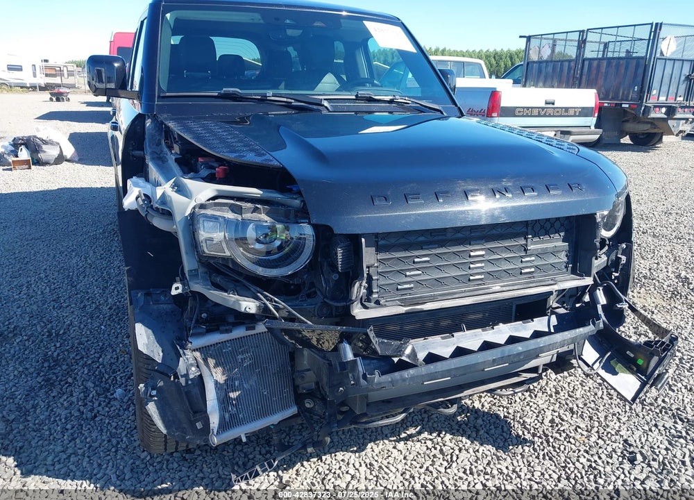 2024 LAND ROVER DEFENDER VIN: SALEJ7EX5R2258168