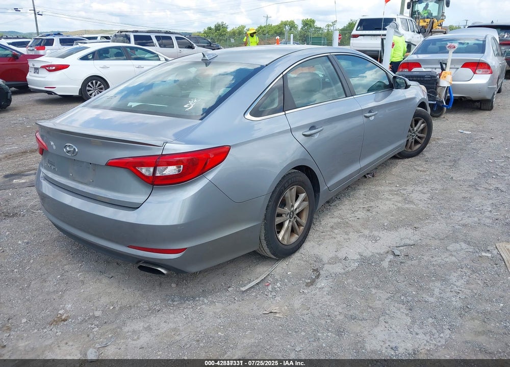 2015 HYUNDAI SONATA VIN: 5NPE24AF4FH007815
