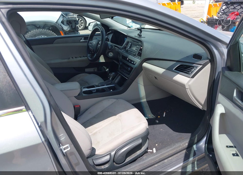 2015 HYUNDAI SONATA VIN: 5NPE24AF4FH007815