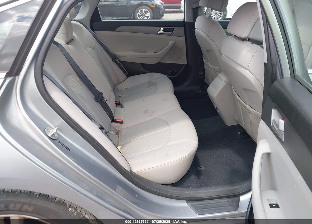 2015 HYUNDAI SONATA VIN: 5NPE24AF4FH007815
