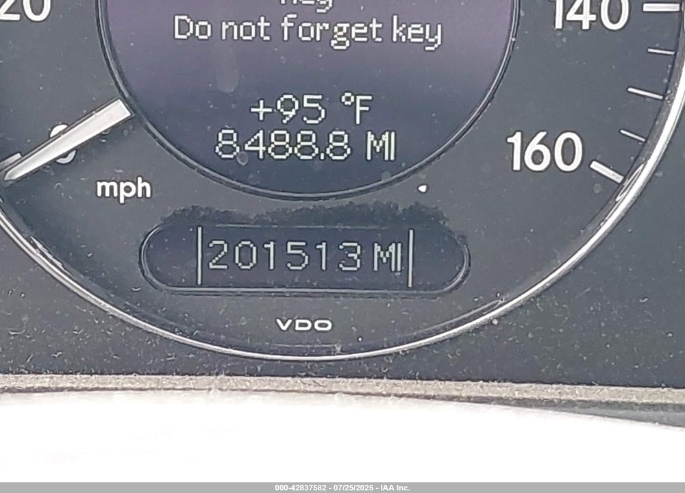 2004 MERCEDES-BENZ E 320 VIN: WDBUF65J64A490107