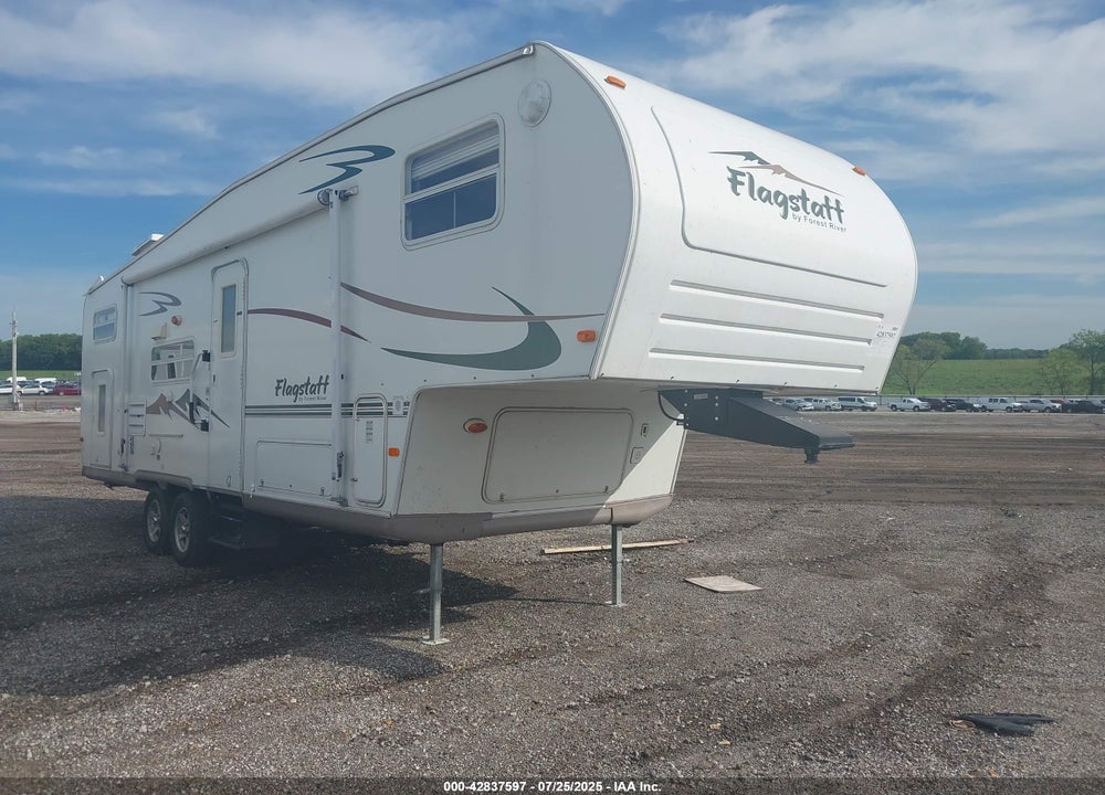 2005 FLAGSTAFF 28BHSS VIN: 4X4FFLD2X5D806850