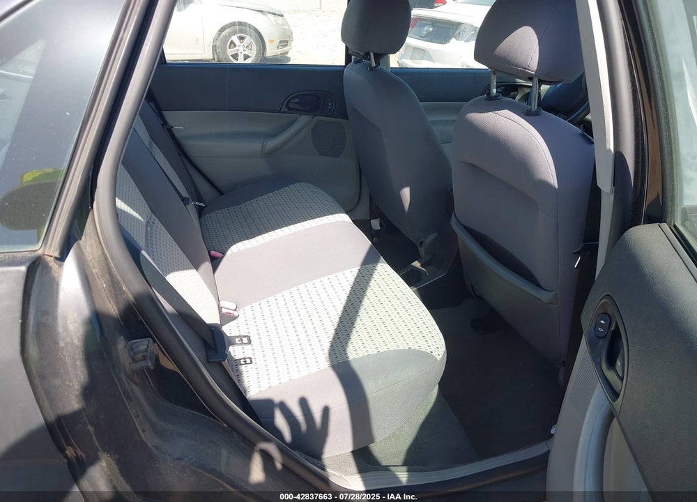2007 FORD FOCUS VIN: 1FAHP34N17W364737