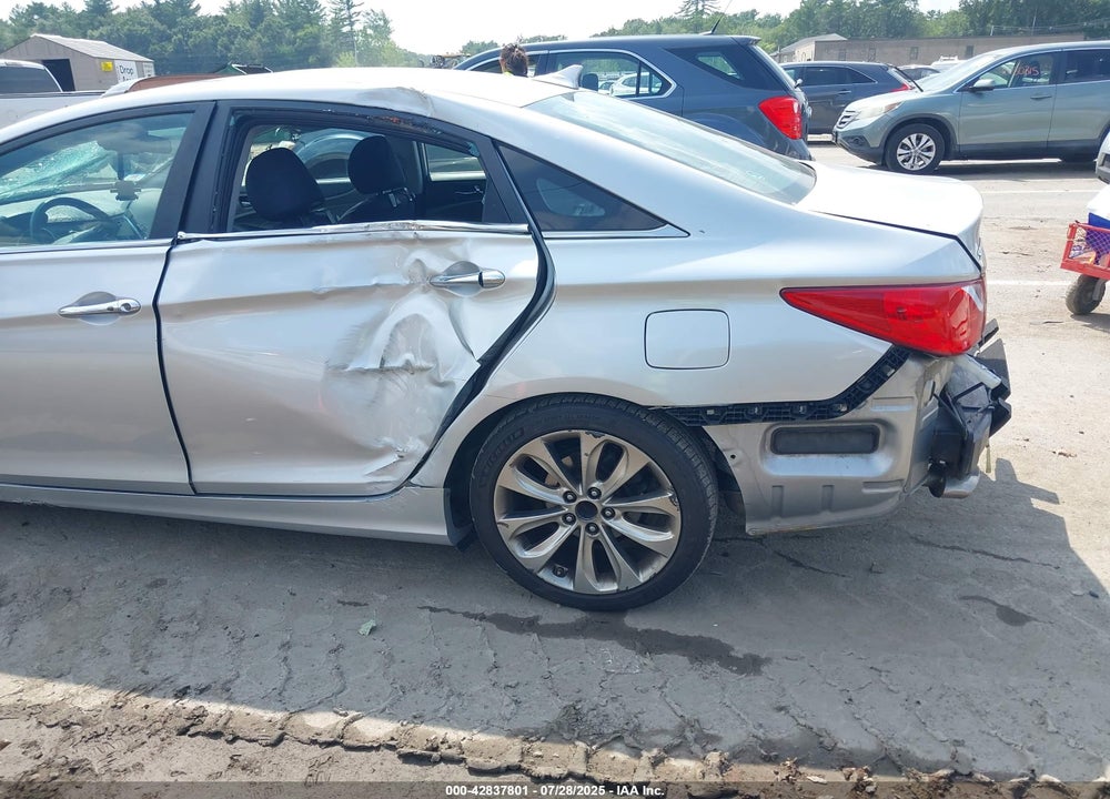2011 HYUNDAI SONATA VIN: 5NPEC4AC8BH197132
