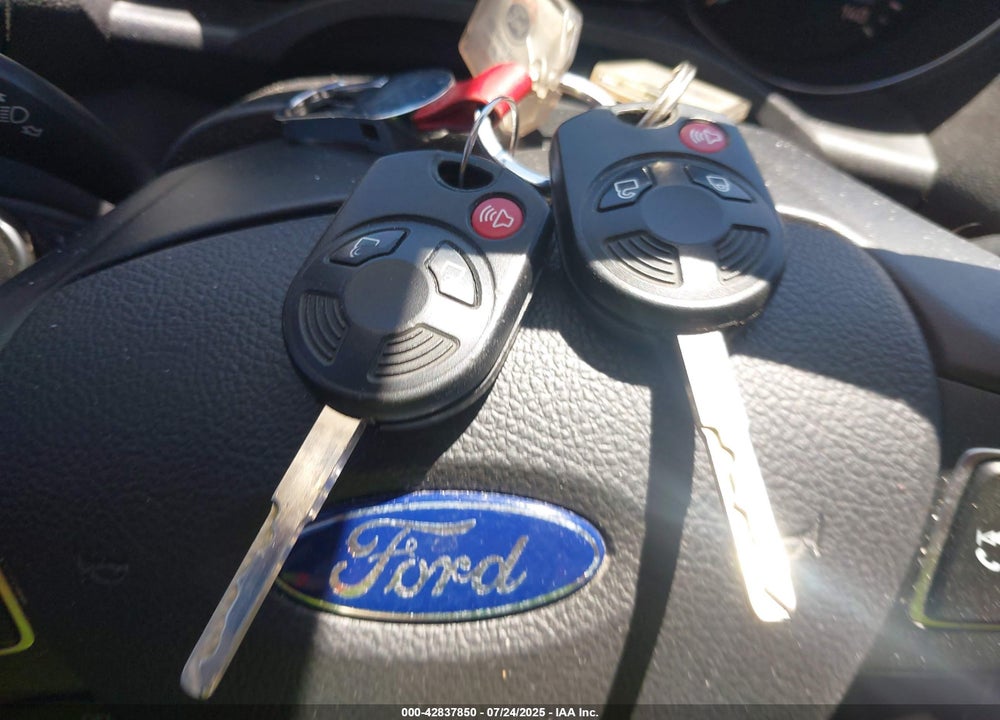 2017 FORD ESCAPE VIN: 1FMCU0G96HUB61037