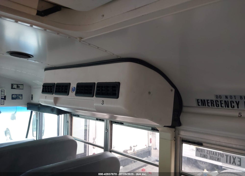 2011 BLUE BIRD SCHOOL BUS / TRANSIT BUS VIN: 1BAKGCPA1BF275617