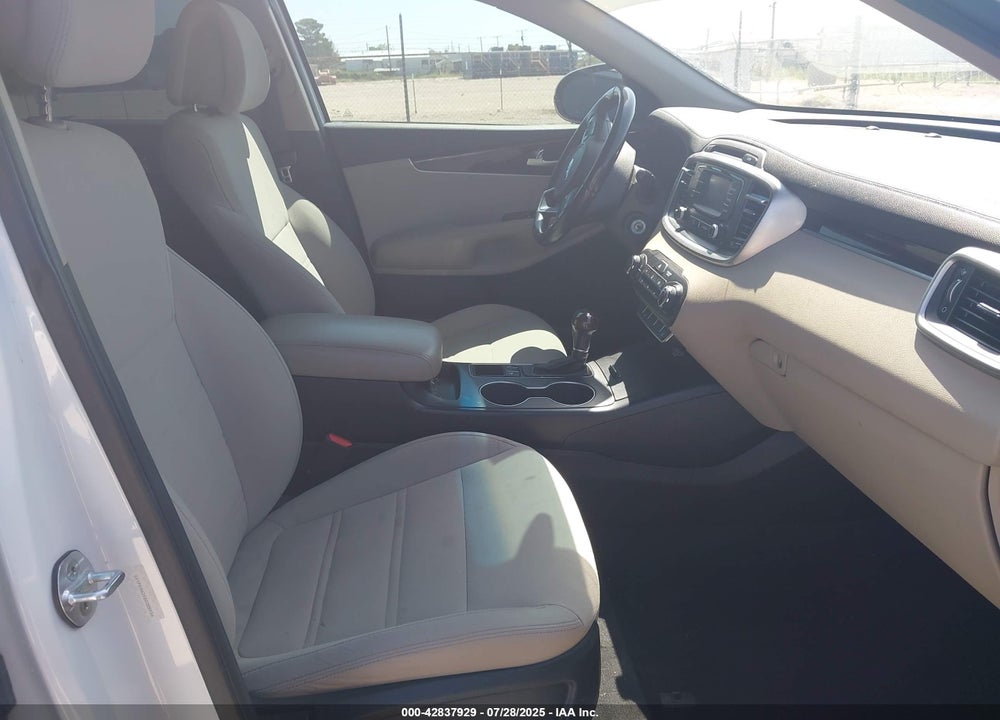 2016 KIA SORENTO VIN: 5XYPG4A3XGG088456