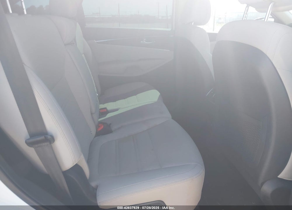 2016 KIA SORENTO VIN: 5XYPG4A3XGG088456