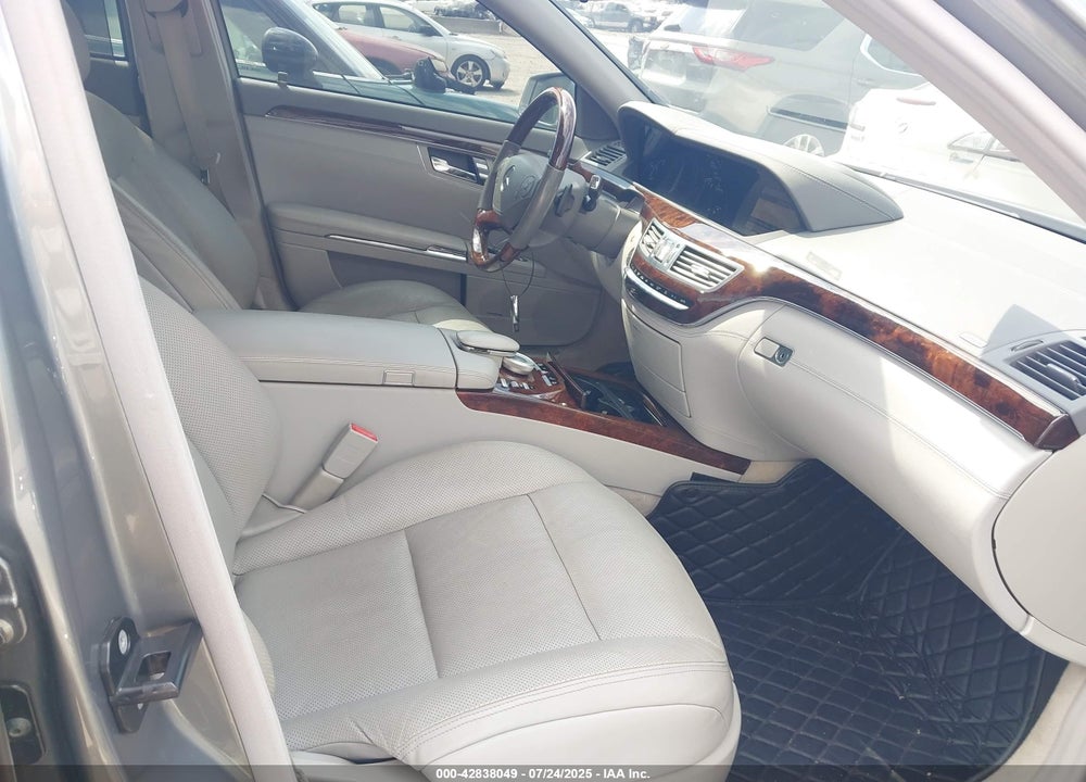 2013 MERCEDES-BENZ S CLASS VIN: WDDNG7DB3DA505557