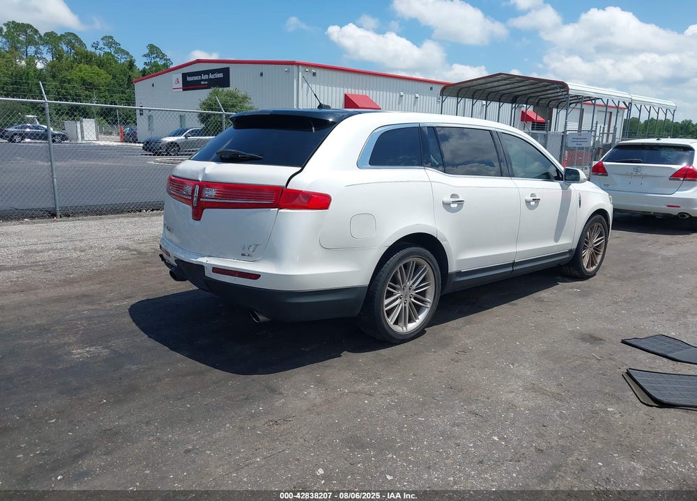 2014 LINCOLN MKT VIN: 2LMHJ5AT7EBL55601