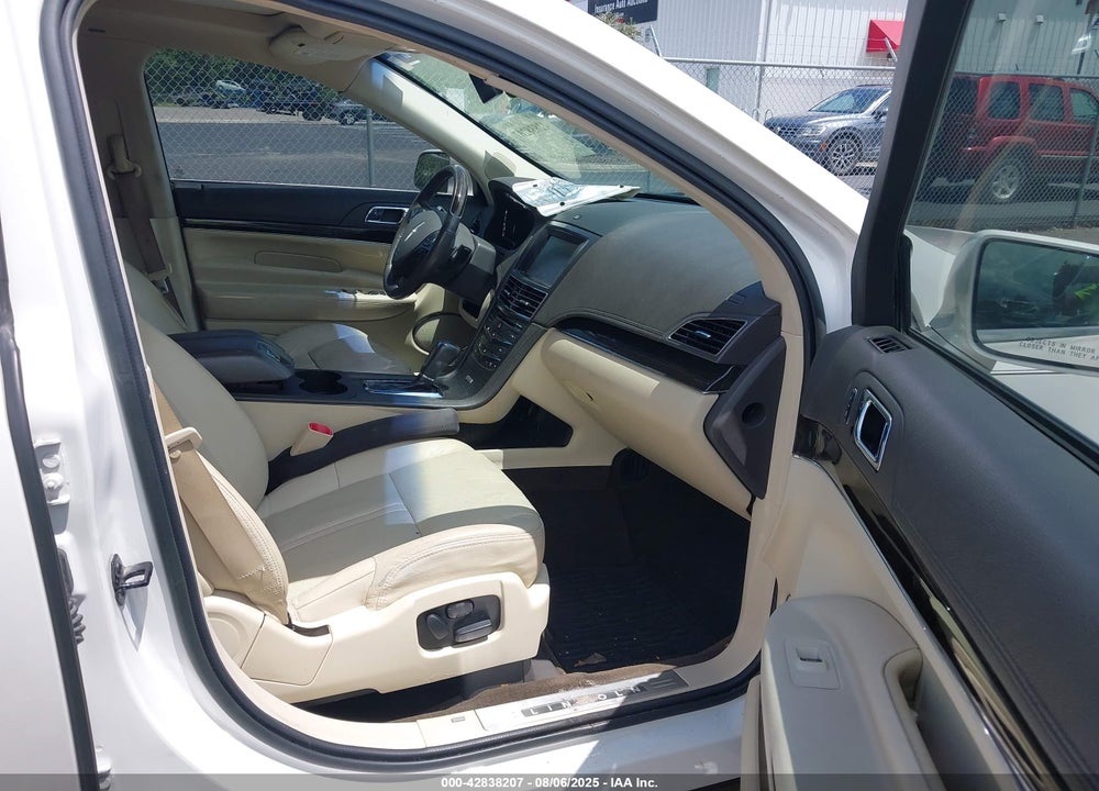 2014 LINCOLN MKT VIN: 2LMHJ5AT7EBL55601