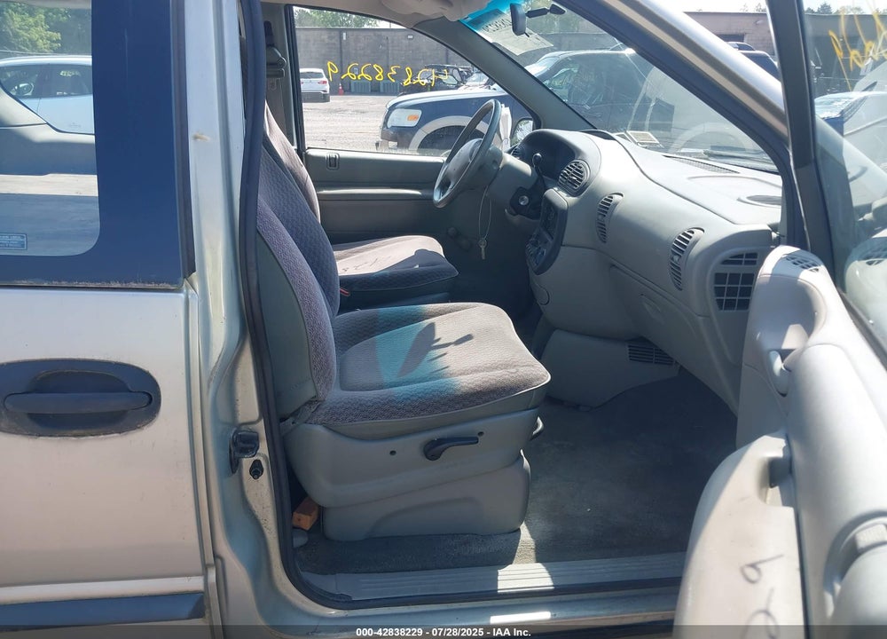 2000 DODGE CARAVAN VIN: 2B4FP25B6YR533691