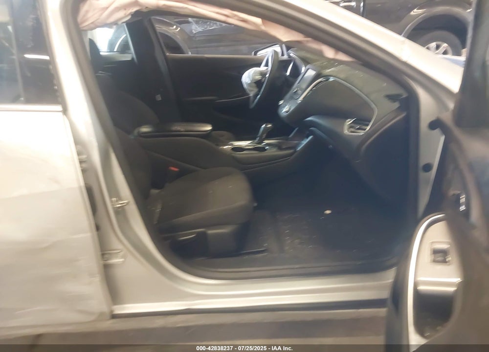 2018 CHEVROLET MALIBU VIN: 1G1ZD5ST1JF261063