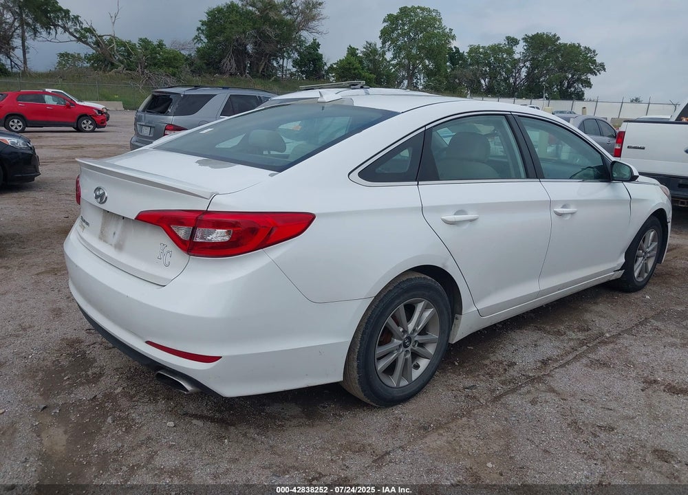 2015 HYUNDAI SONATA VIN: 5NPE24AF1FH059063