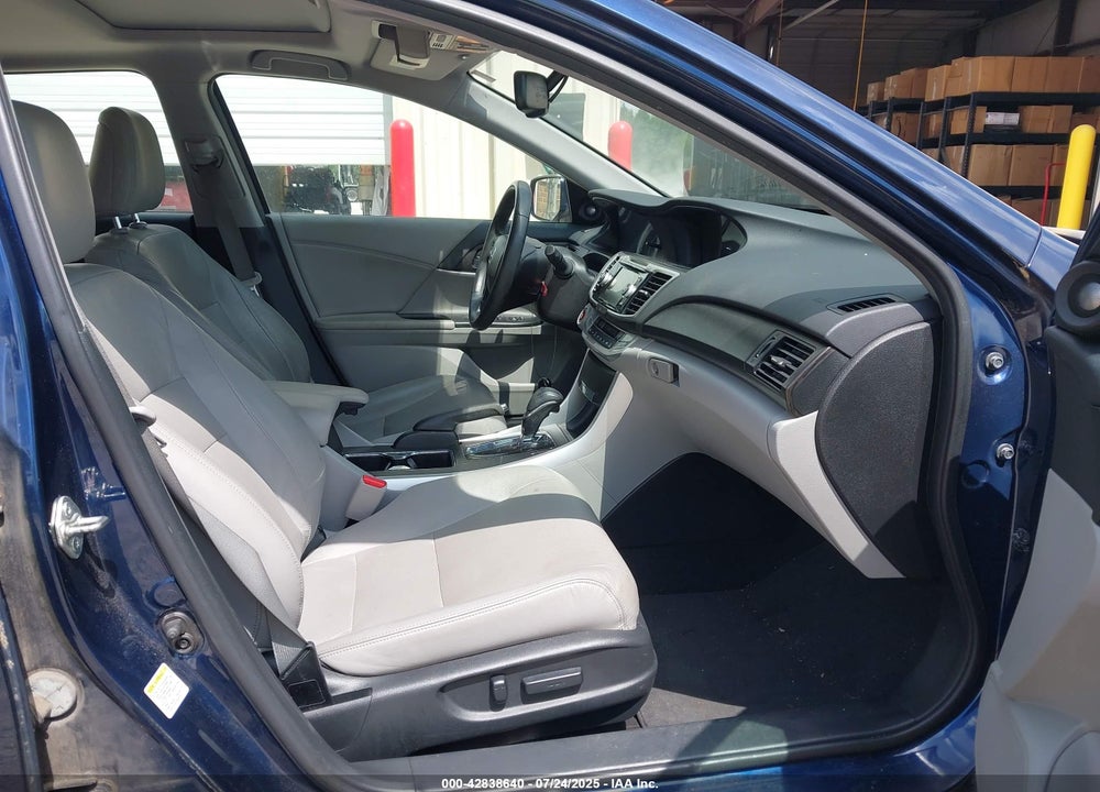 2015 HONDA ACCORD VIN: 1HGCR2F89FA082374
