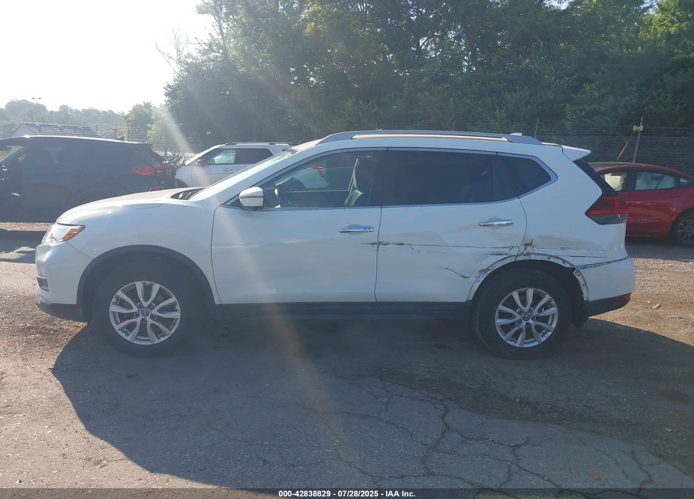 2017 NISSAN ROGUE VIN: 5N1AT2MV7HC882108