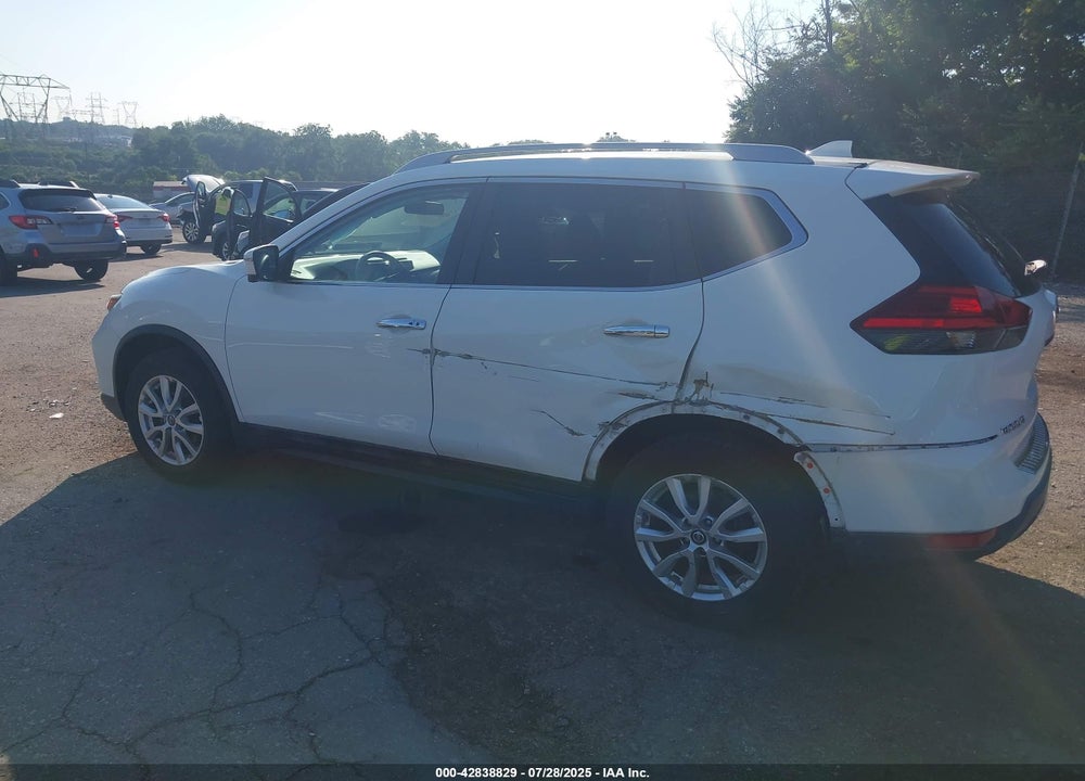 2017 NISSAN ROGUE VIN: 5N1AT2MV7HC882108