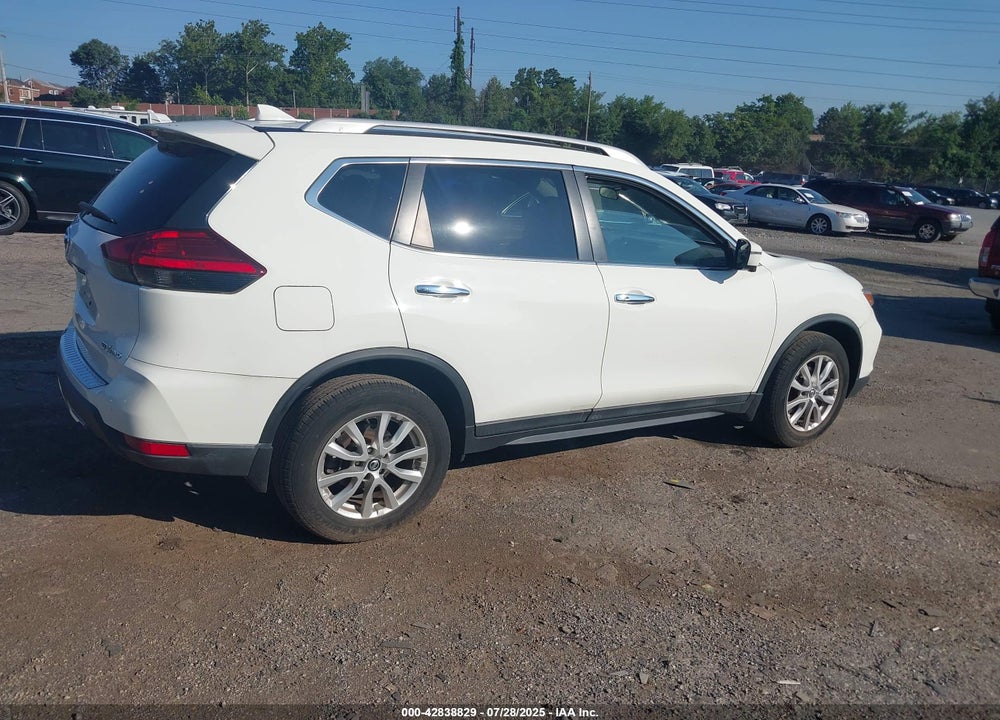 2017 NISSAN ROGUE VIN: 5N1AT2MV7HC882108