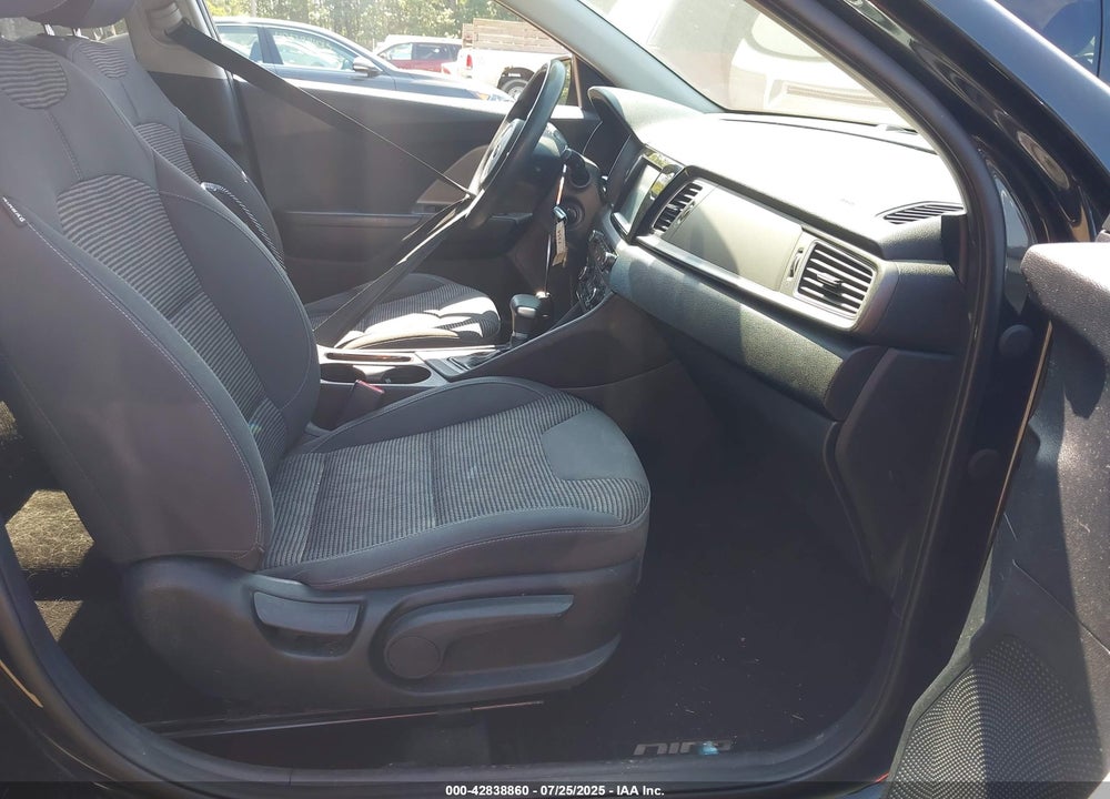 2017 KIA NIRO VIN: KNDCB3LC0H5078761