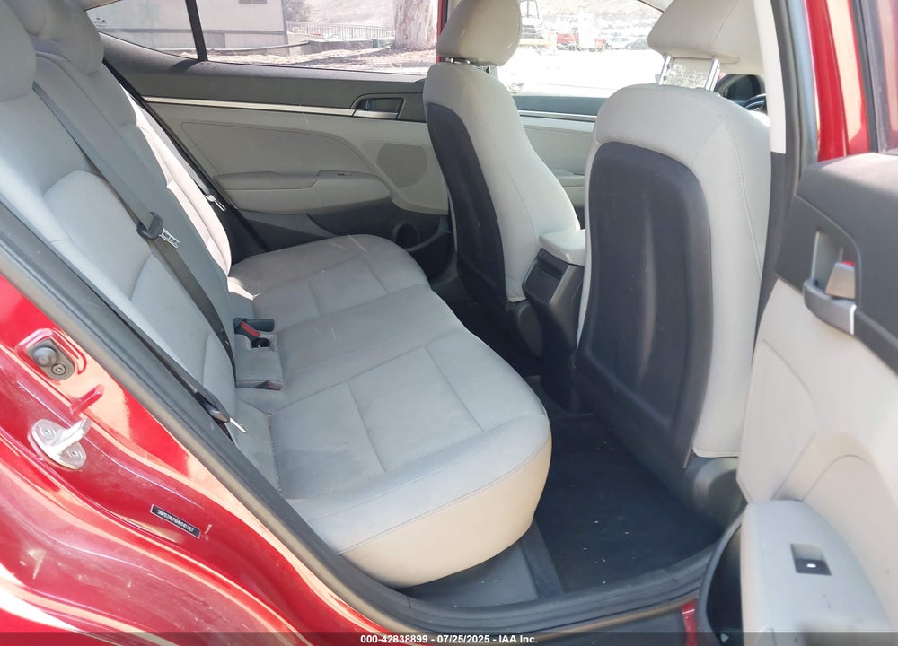 2017 HYUNDAI ELANTRA VIN: 5NPD74LF6HH145787