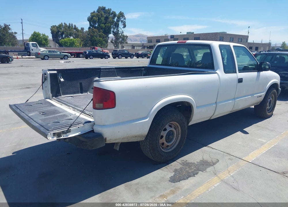 2002 CHEVROLET S-10 VIN: 1GCDT19W628201766