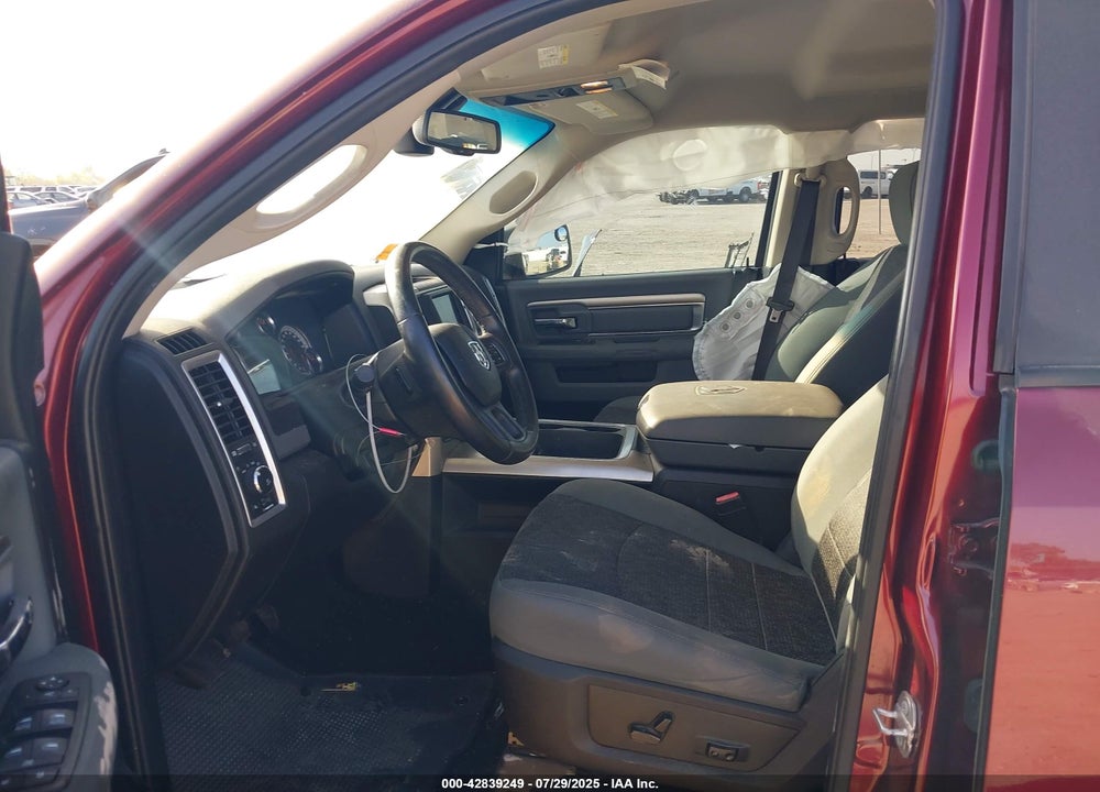 2019 RAM 1500 VIN: 1C6RR6LT4KS529388