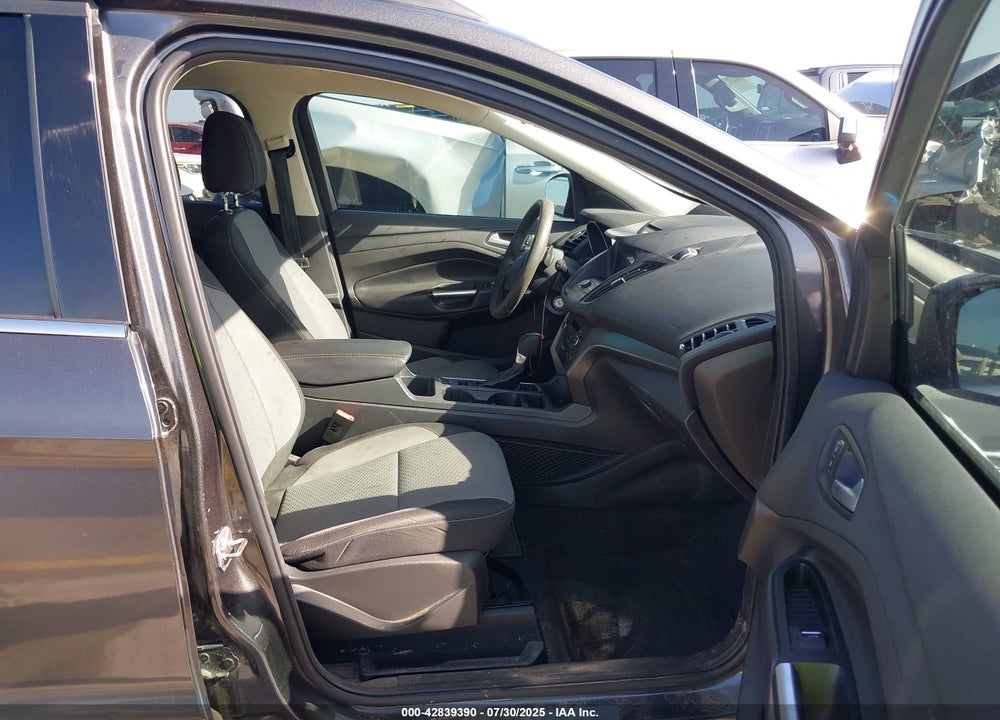 2017 FORD ESCAPE SE VIN: 1FMCU0G97HUC14568