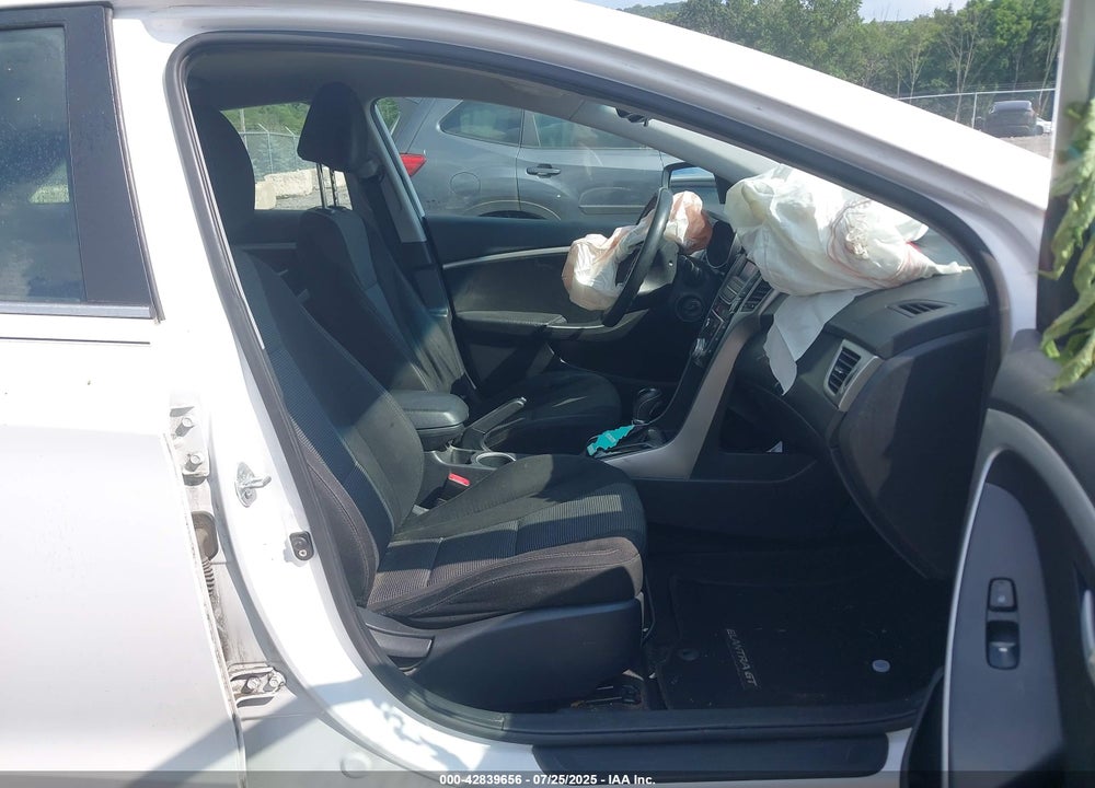 2013 HYUNDAI ELANTRA VIN: KMHD35LE0DU146941