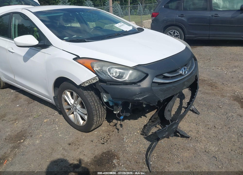 2013 HYUNDAI ELANTRA VIN: KMHD35LE0DU146941