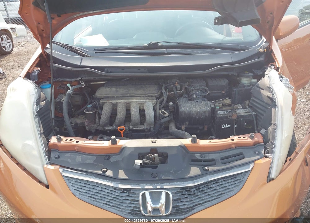2011 HONDA FIT VIN: JHMGE8H6XBC006699