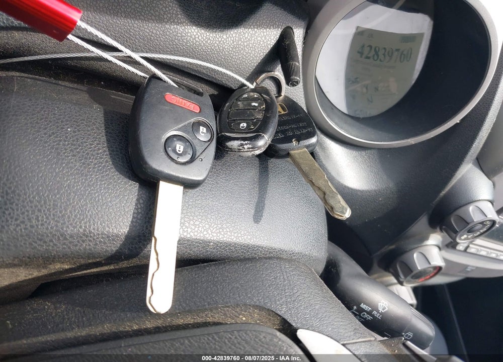 2011 HONDA FIT VIN: JHMGE8H6XBC006699