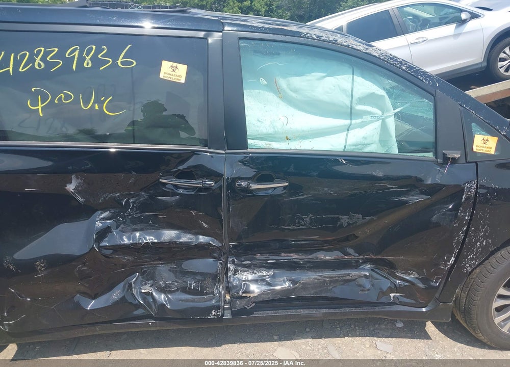 2019 TOYOTA SIENNA XLE 8 PASSENGER VIN: 5TDYZ3DC2KS994889