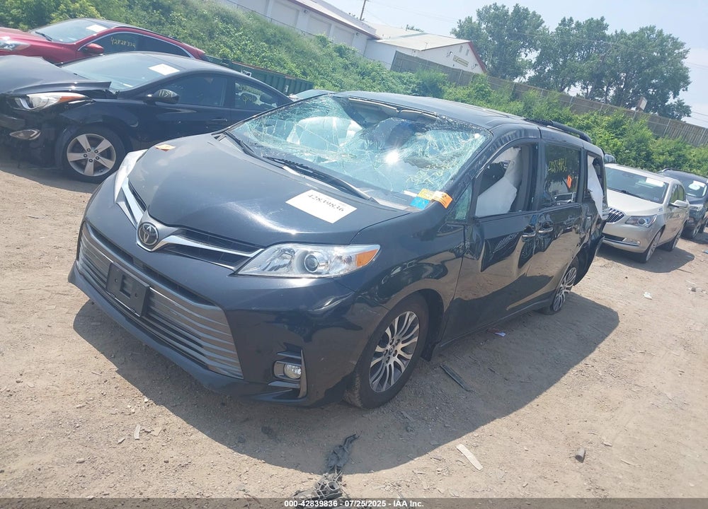 2019 TOYOTA SIENNA XLE 8 PASSENGER VIN: 5TDYZ3DC2KS994889